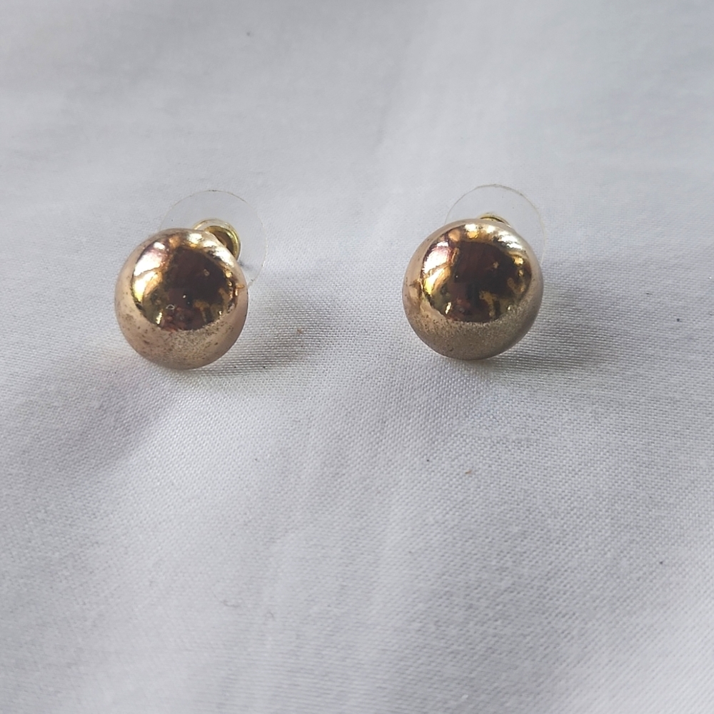 Gold stud ball earrings